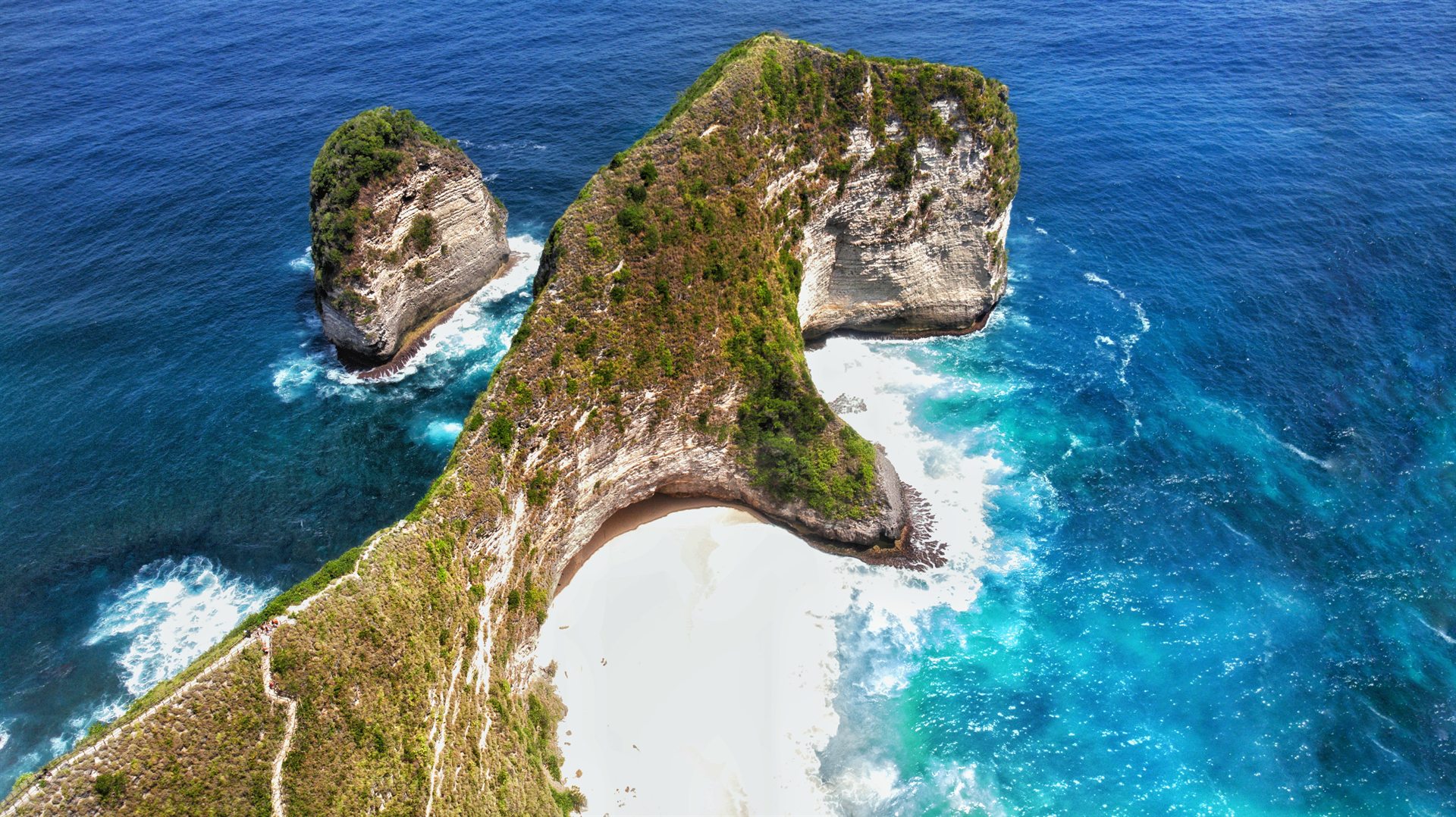 Kelingking T-Rex Cliff & Emerald Bay | aerial frame at 299 metres above ground level